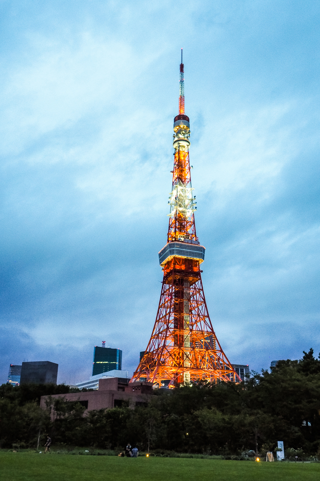 pajuska-na-cestach-tokyo-tower-japonsko-japan
