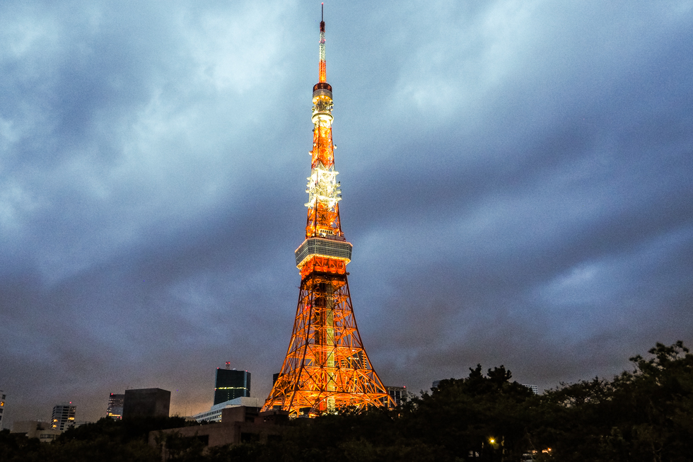 pajuska-na-cestach-tokyo-tower-japonsko-japan